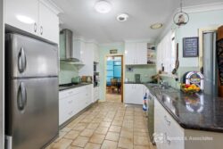 310 Parkland Cres, Lavington NSW 2641, Australia