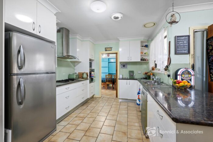310 Parkland Cres, Lavington NSW 2641, Australia