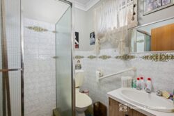 310 Parkland Cres, Lavington NSW 2641, Australia