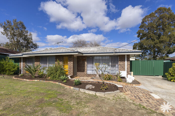 14 Pointer Way Girrawheen WA 6064 Australia