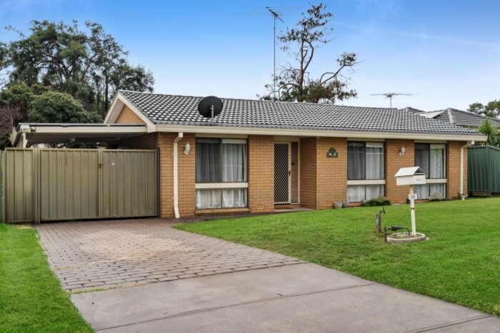 18 Oberon Rd, Ruse NSW 2560, Australia