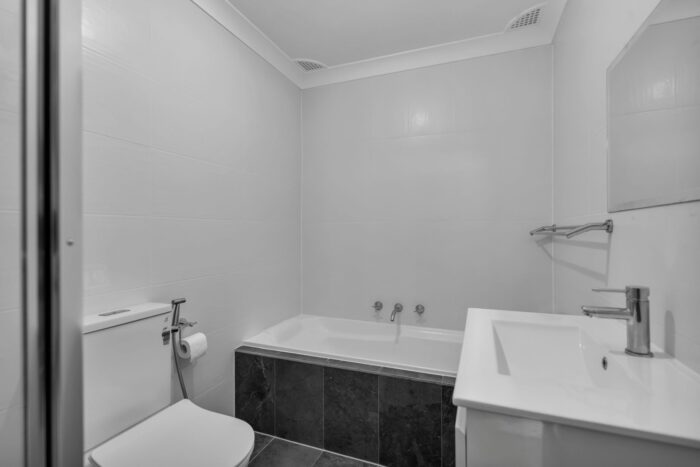 18 Oberon Rd, Ruse NSW 2560, Australia