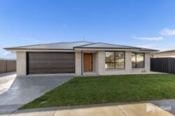 71 Reibey St Latrobe TAS 7307 Australia