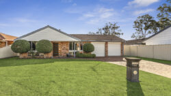 34 Settlers Cres Bligh Park NSW 2756 Australia