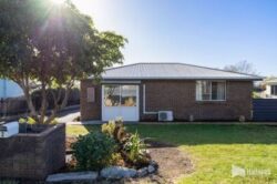 Unit 1/5 William St, Ulverstone TAS 7315, Australia