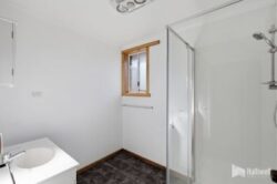 Unit 1/5 William St, Ulverstone TAS 7315, Australia
