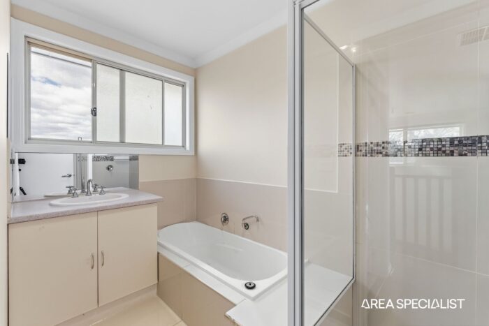 21A Runcorn Cres Deer Park VIC 3023 Australia