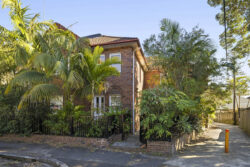 Unit 2/40 Fairy Bower Rd Manly NSW 2095 Australia
