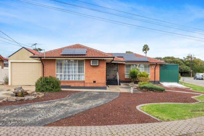 1 Brecon DrIngle Farm SA 5098 Australia