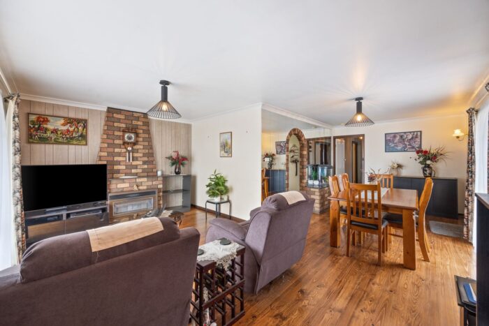 1 Brecon DrIngle Farm SA 5098 Australia