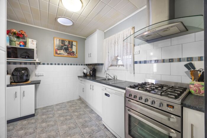 1 Brecon DrIngle Farm SA 5098 Australia