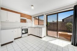 Unit 11/11 Donald Rd Queanbeyan NSW 2620 Australia