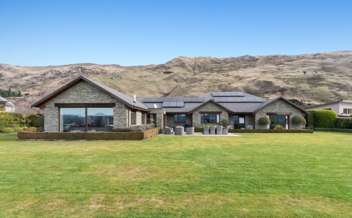 12 Foxglove Heights Wānaka Queenstown-Lakes Otago 9305 New Zealand