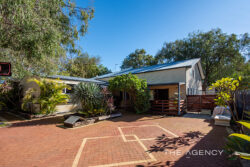 51 Caves Rd Abbey WA 6280 Australia