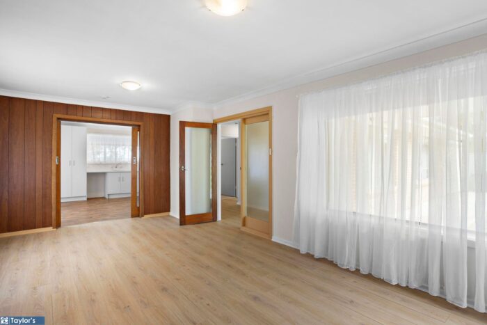 137 Milne Rd Para Vista SA 5093 Australia