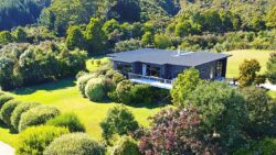 53 Nyhane Drive Ligar Bay Takaka Tasman Nelson / Tasman 7183 New Zealand