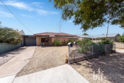 6 Oak St Loxton SA 5333 Australia