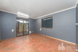 6 Oak St Loxton SA 5333 Australia