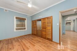 6 Oak St Loxton SA 5333 Australia