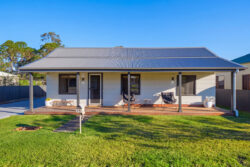 34 Seaham St Holmesville NSW 2286 Australia