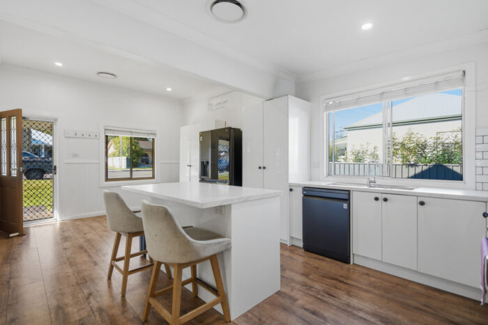34 Seaham St Holmesville NSW 2286 Australia