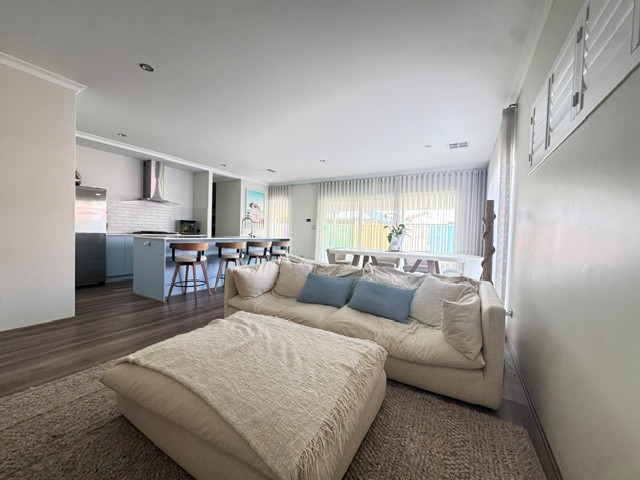 35 Shoveler Cres Erskine WA 6210 Australia