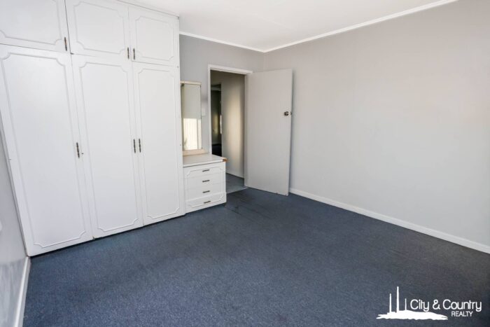 106 Kookaburra St Townview QLD 4825 Australia