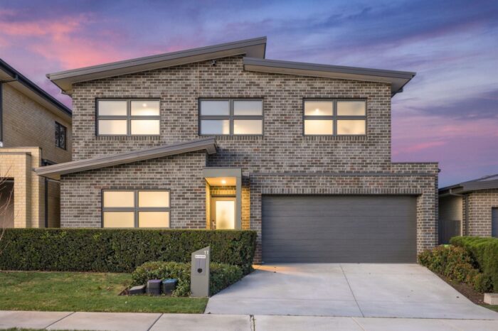 11 Sparrow St Googong NSW 2620 Australia