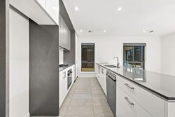 11 Sparrow St Googong NSW 2620 Australia