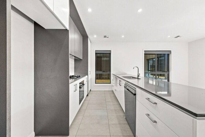 11 Sparrow St Googong NSW 2620 Australia