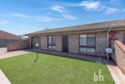 Unit 4/14 Sturt St Barmera SA 5345 Australia