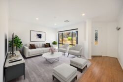 85 Thomas Royal Gardens Queanbeyan East NSW 2620 Australia