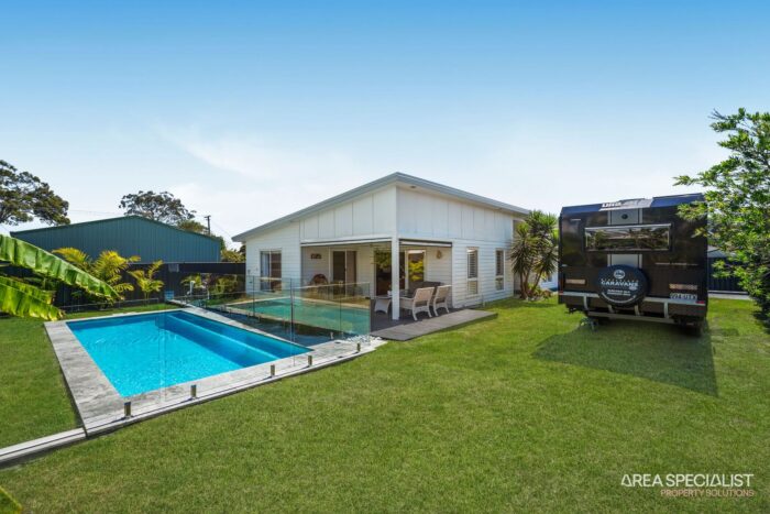 31 Pelican Parade Jacobs Well QLD 4208 Australia