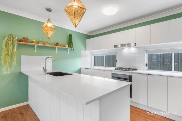 31 Pelican Parade Jacobs Well QLD 4208 Australia
