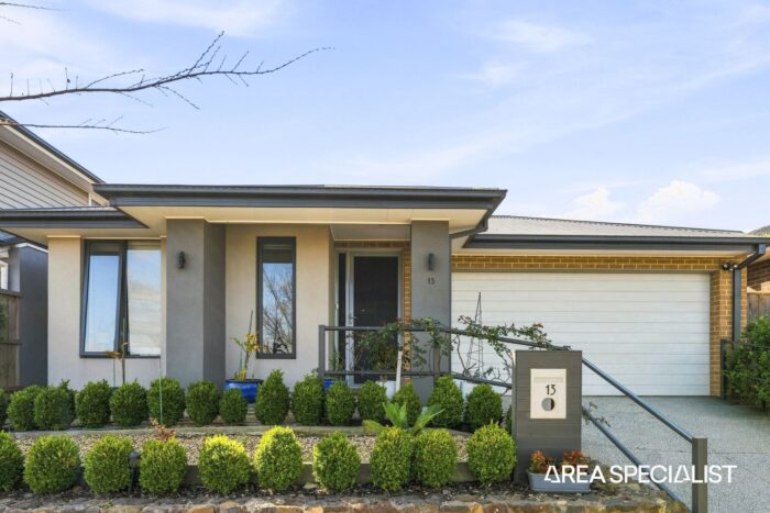 13 Treviso St Fraser Rise VIC 3335 Australia