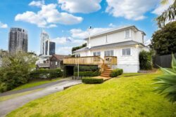 20 Bracken Avenue Takapuna North Shore City Auckland 0622 New Zealand