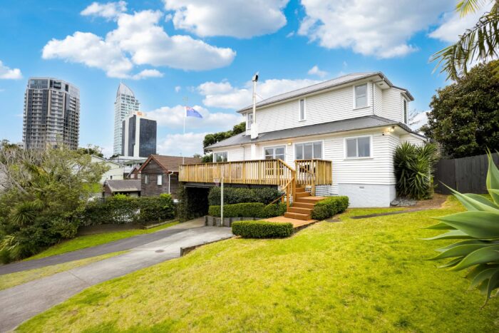 20 Bracken Avenue Takapuna North Shore City Auckland 0622 New Zealand