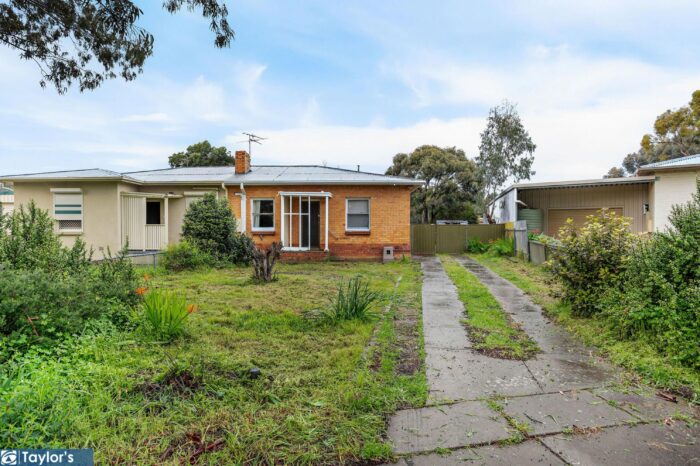 34 Burcombe St Elizabeth Vale SA 5112 Australia
