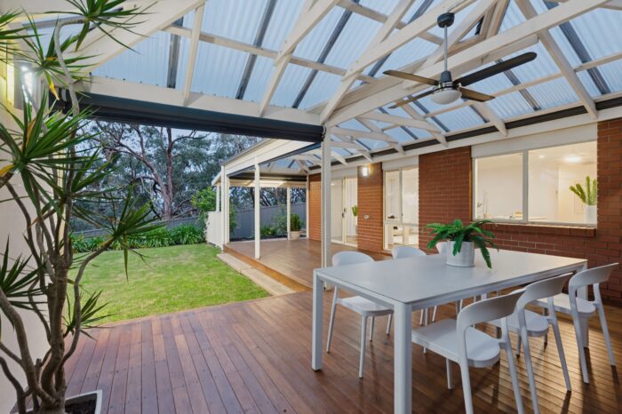 15 Bushland Dr Aberfoyle Park SA 5159 Australia
