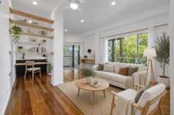 13 Clifford Cres Banora Point NSW 2486 Australia