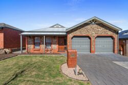 18 Dempster Ct Greenwith SA 5125 Australia