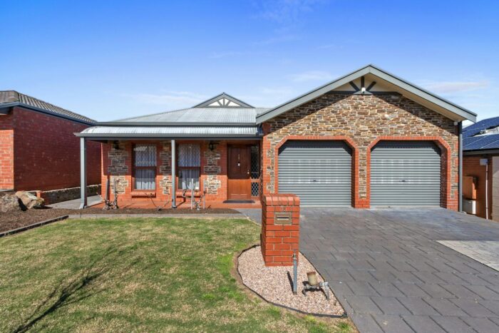 18 Dempster Ct Greenwith SA 5125 Australia