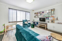 52B Templeton Cres Girrawheen WA 6064 Australia