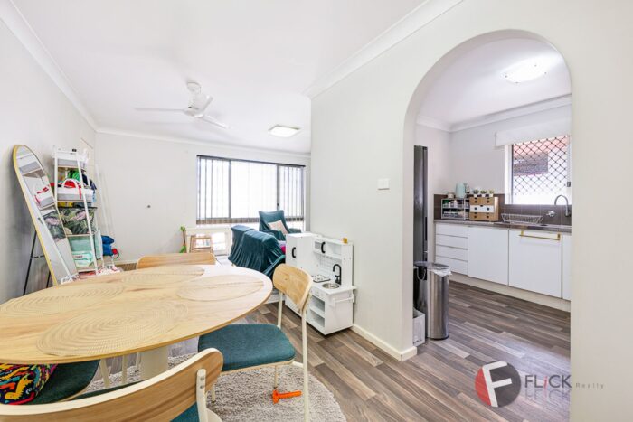52B Templeton Cres Girrawheen WA 6064 Australia