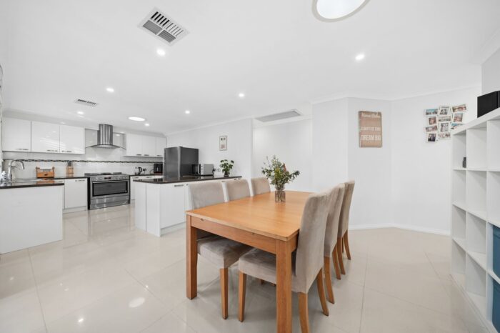 136 Glengarry Dr Duncraig WA 6023 Australia