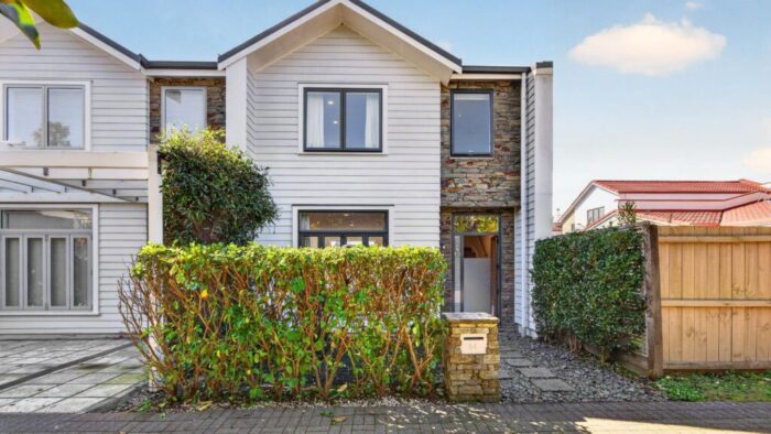 34 Gunner Drive Te Atatū Peninsula Waitakere City Auckland 0610 New Zealand