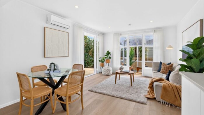 6 Holman Road Te Atatū Peninsula Waitakere City Auckland 0610 New Zealand