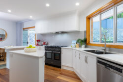 24 Ringway Pl Chapel Hill QLD 4069 Australia