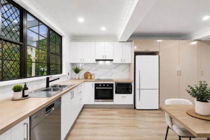 62 Iona Terrace Taringa QLD 4068 Australia