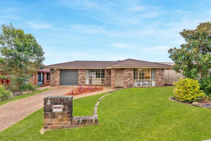 3 Stacey Cl Kariong NSW 2250 Australia